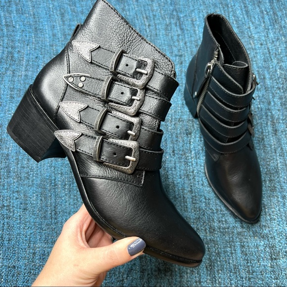 Steve Madden Shoes - Steve Madden Billey Leather Ankle Booties in Black